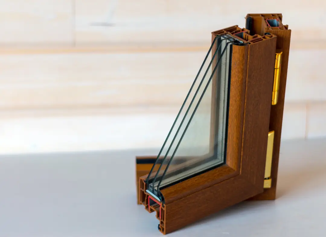 Installation de fenêtre en bois sur mesure Roquefort-les-Pins